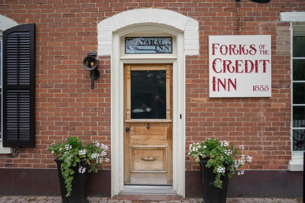 אורנג'וויל Forks Of The Credit Inn מראה חיצוני תמונה